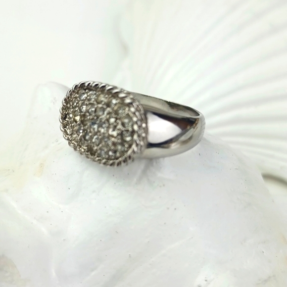 Silver Tone Rhinestone Paved Lux Look Sparkly Cocktail Ring SZ 9 - Picture 12 of 12